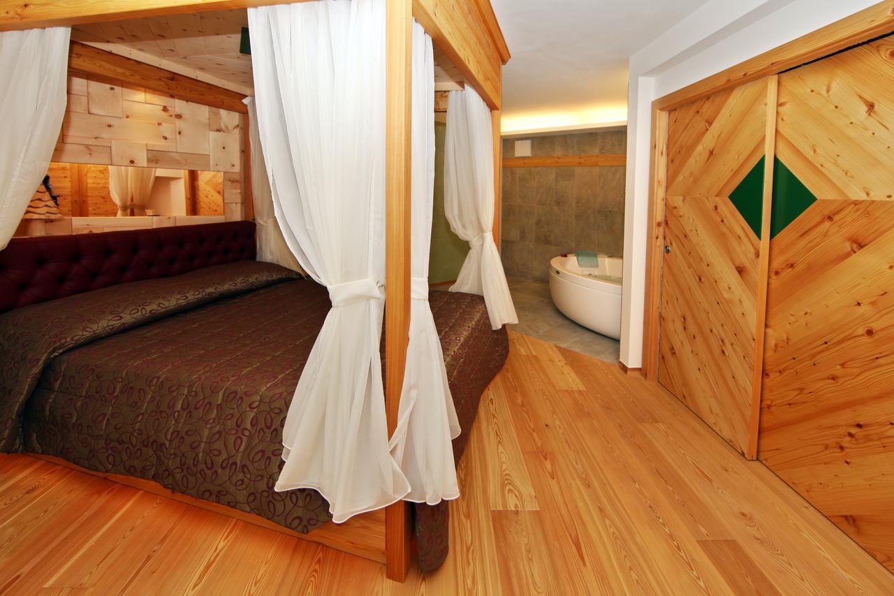 Hotel El Pilon Pozza di Fassa Exterior photo